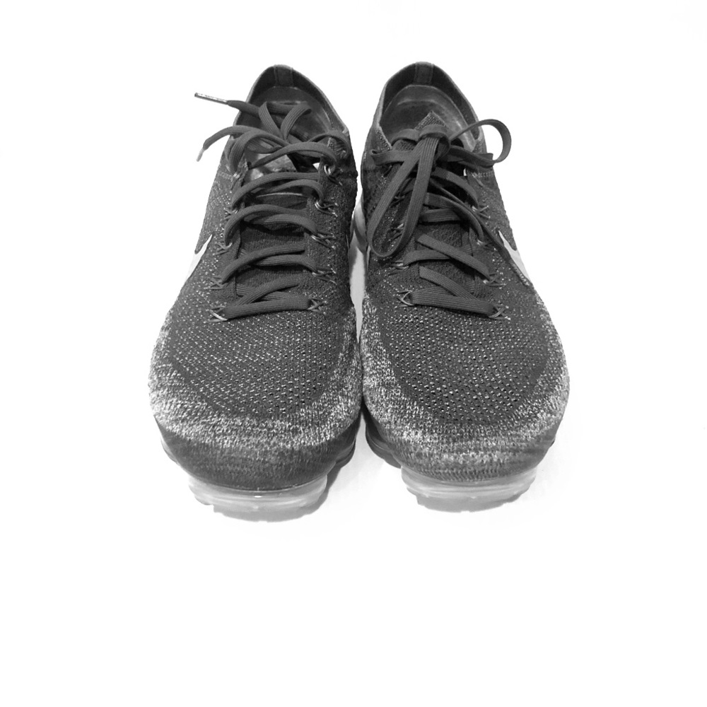 Gently used men's Nike vapor Maxx knit idea cookie